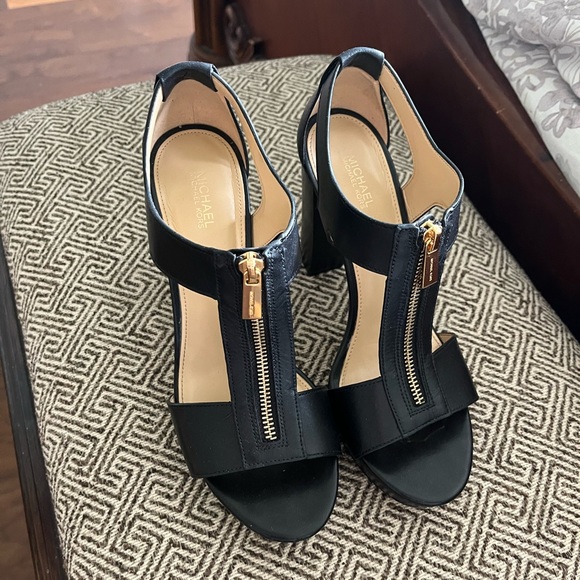 Micheal Kors heels - Picture 5 of 5